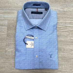 Men’s Tommy Hilfiger dress shirt